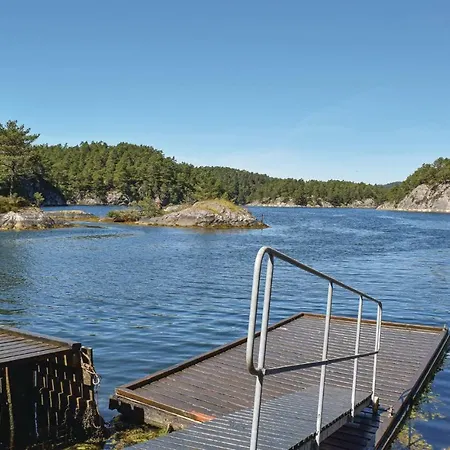 Nice In W/ 4 Bedrooms Holiday home Uggdal