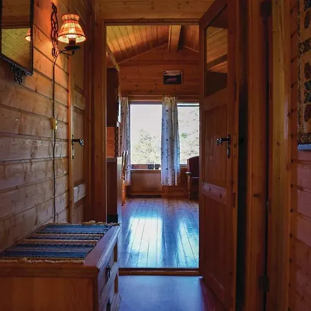 Holiday home Nice In W/ 4 Bedrooms